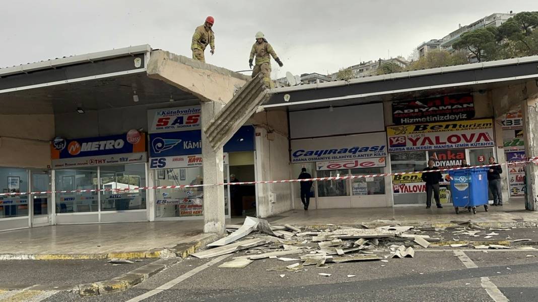 İstanbul'da fırtına etkili oluyor: Harem Otogarı'nın çatısı uçtu! 3
